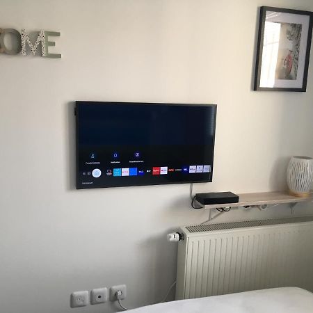 Chambre Privee Proche Disney Disponible De 19H A 10H Montévrain Buitenkant foto